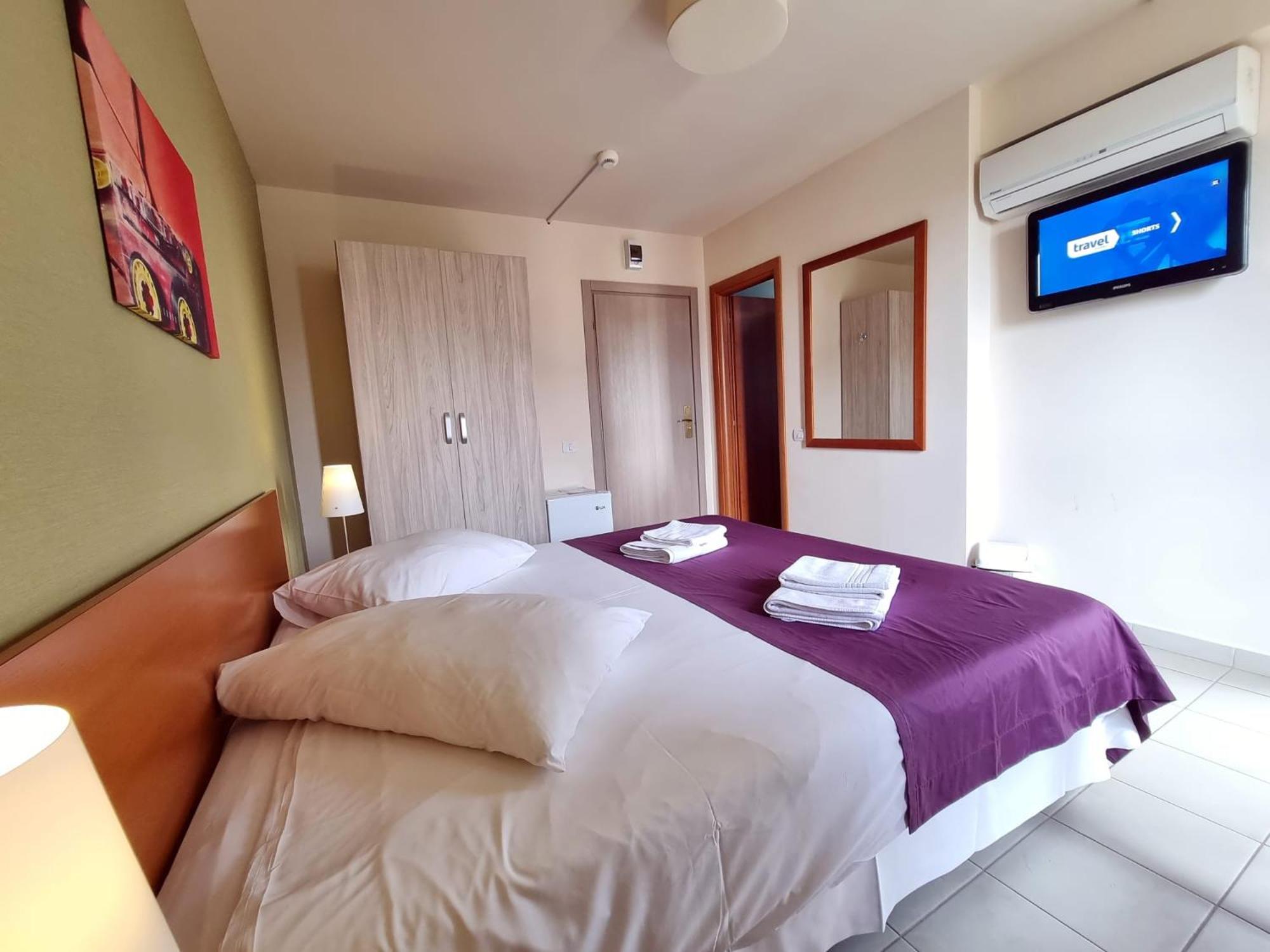 Hotel Cochet Нэводари Экстерьер фото